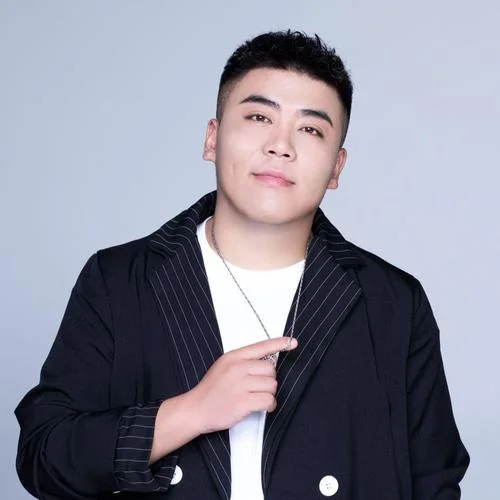 上了年纪的男人-付豪