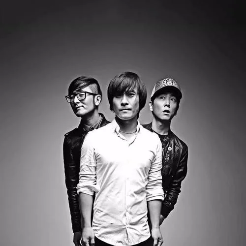 只有音乐才是我的解药-反光镜