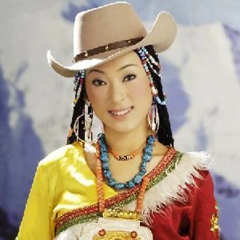 故鄉(xiāng)的炊煙-桑娜央金