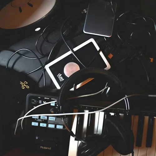 梶、CashMoon (蝶戀pt.2)-是文川吖