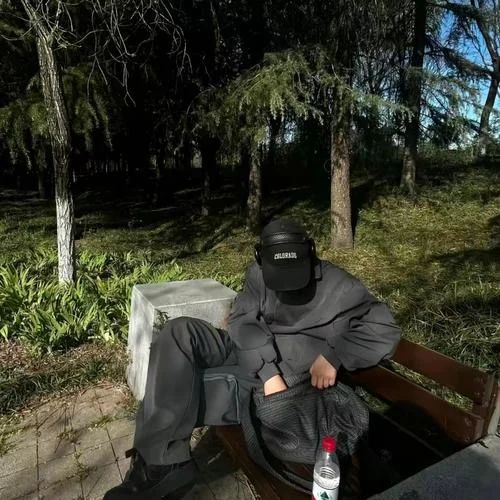 我會等枯樹生出芽-洪易素