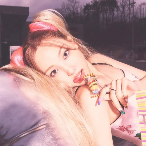 Santa Tell Me-NAYEON (TWICE)