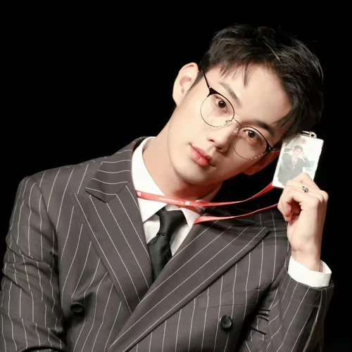 UP (KARINA 柳智敏 Solo) – aespa (隱藏和聲)-金珉奎是我的爸比