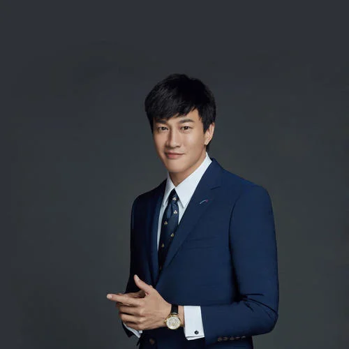 黑色翅膀-何潤(rùn)東