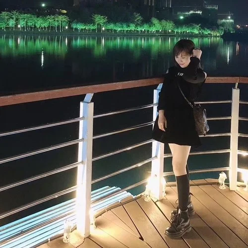 不只愛情 (cover: 區(qū)文詩)-小星星樂隊-小星星xx