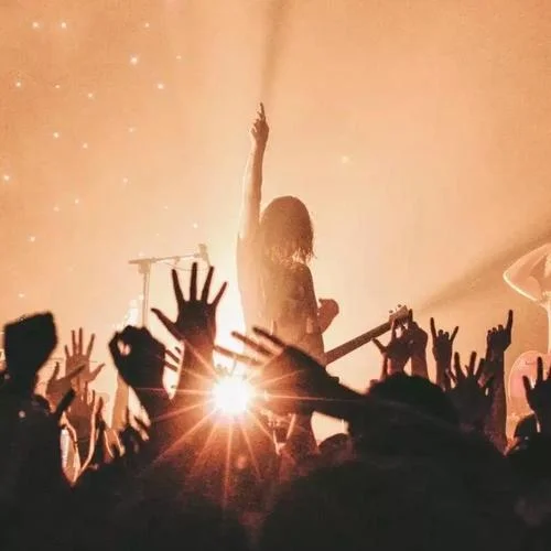 不配懷念(DJ版)-七月