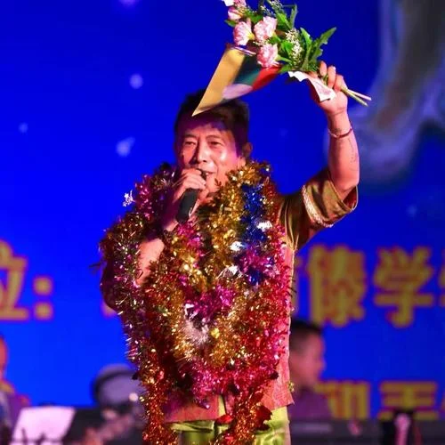 離過(guò)婚的女人-巖更