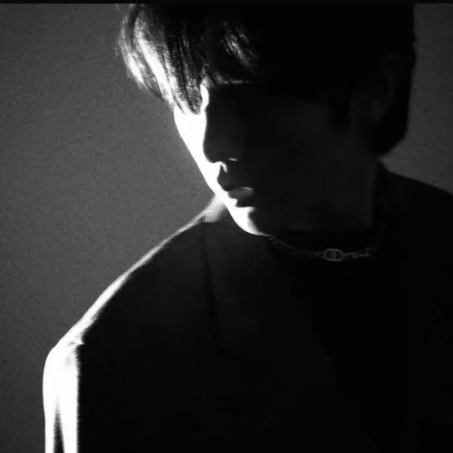 你千萬別念舊別-藍(lán)中韋