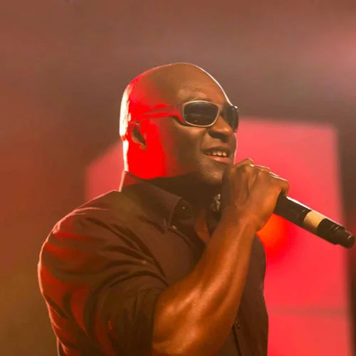 lonely(慢搖 全球點(diǎn)擊率最高的酒吧慢搖)-Nana