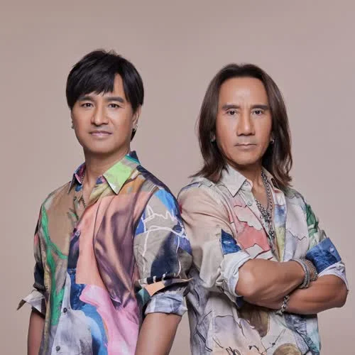 第一滴淚 (2010步同凡響—特步東南勁爆音樂榜昆明站現(xiàn)場)-動力火車