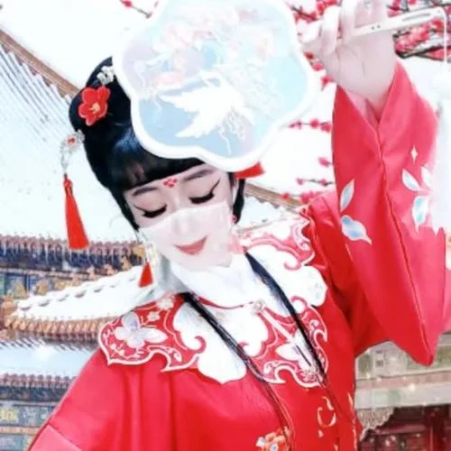 根本沒(méi)人心疼我 (寵青兒 remix) (Remix)-小親青