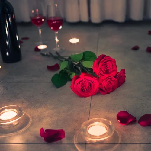 Softly Tipsy Deeply in Love-Toppop