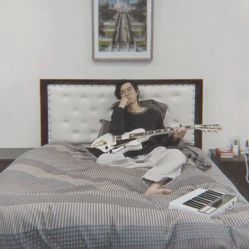 頭發(fā)有點(diǎn)長-方大同