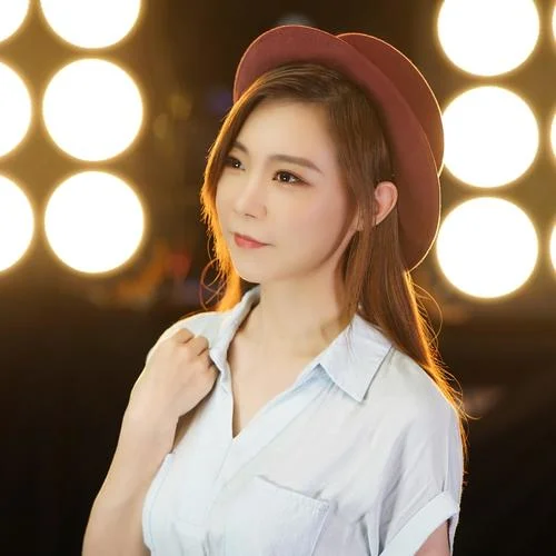 現(xiàn)代愛情故事-亮聲open