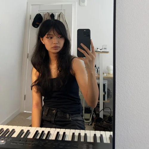 the simlish song-Lyn Lapid