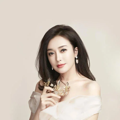 我們都是追夢人(2019 中央廣播電視總臺春節(jié)聯(lián)歡晚會現(xiàn)場)-秦嵐&江疏影&景甜&王俊凱&王源&易烊千璽&吳磊[配音演員]