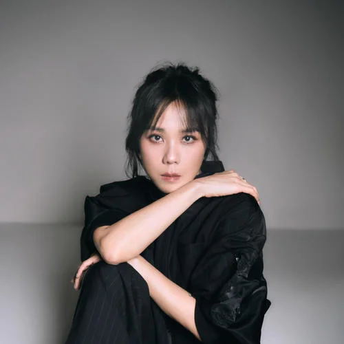 红色高跟鞋 (自制版伴奏)-蔡健雅