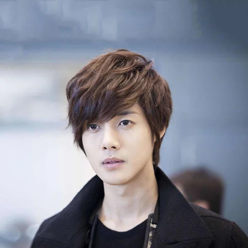 因?yàn)槲姨?金賢重