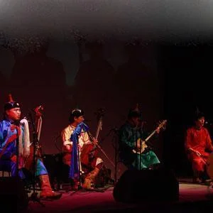 老黃馬-昂沁樂隊