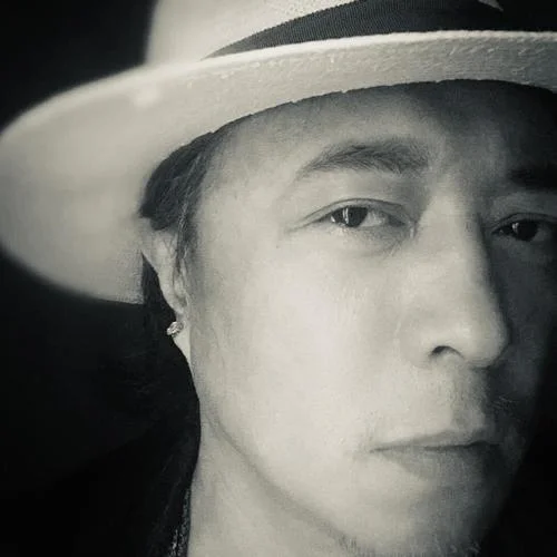 讓愛住我家 (2003央視春節(jié)聯(lián)歡晚會現(xiàn)場)-趙明&麥瑋婷&趙絲弦&趙鼓瑟